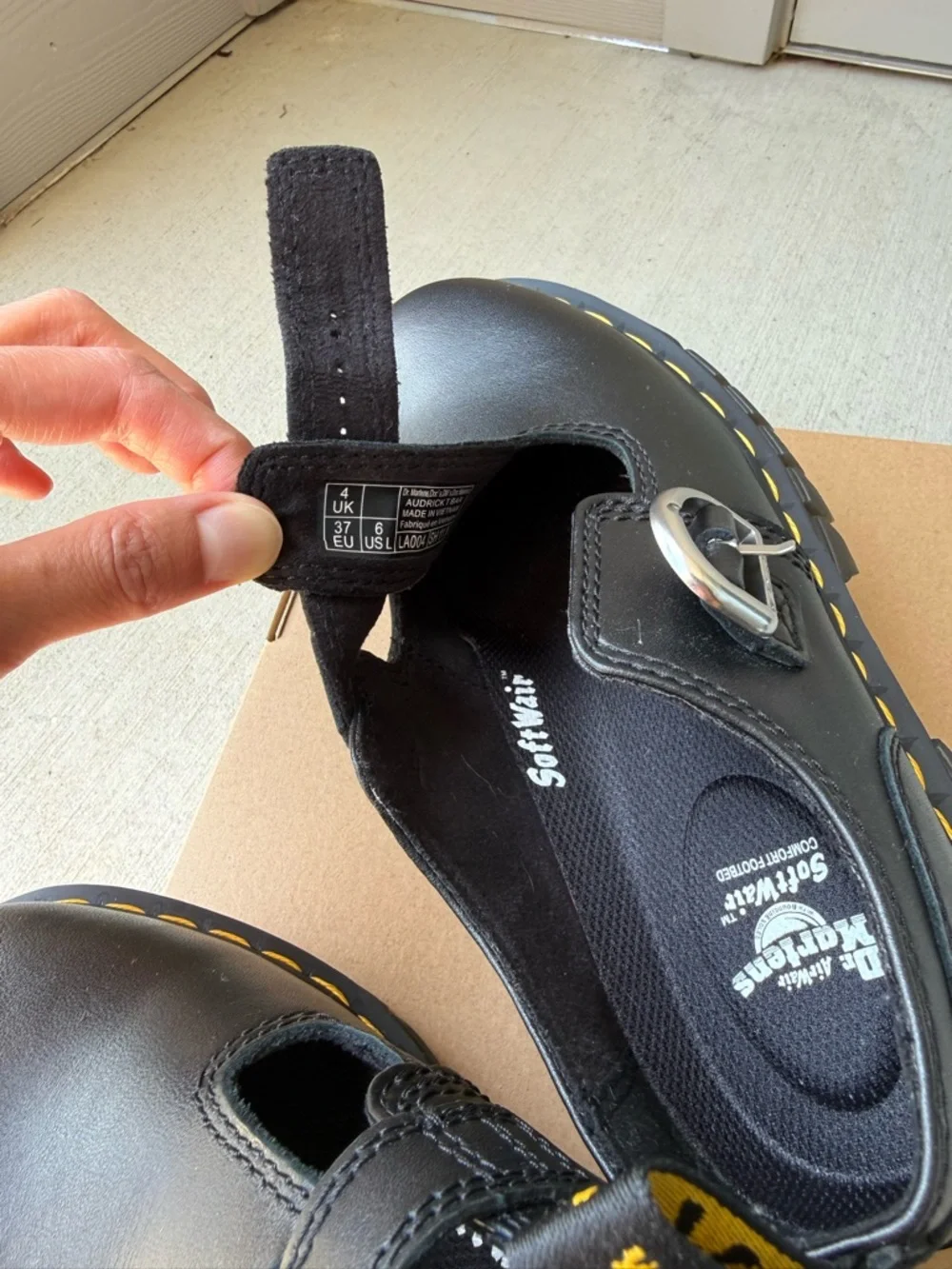 Dr. Martens- Audrick Napa Lux platform Mary Jane - Picture 5 of 6